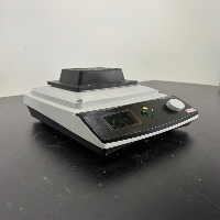 Thermo Scientific Digital Shaking Drybath image 0